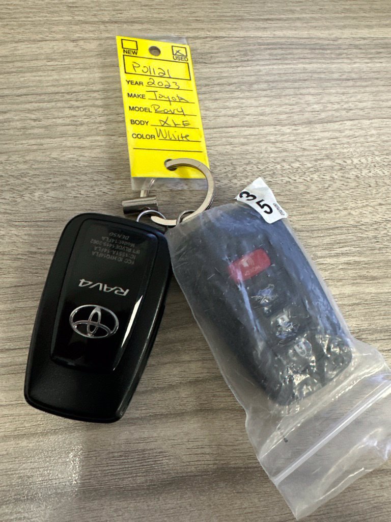 Certified 2023 Toyota RAV4 XLE w/ Convenience Package AWD/4WD image 15