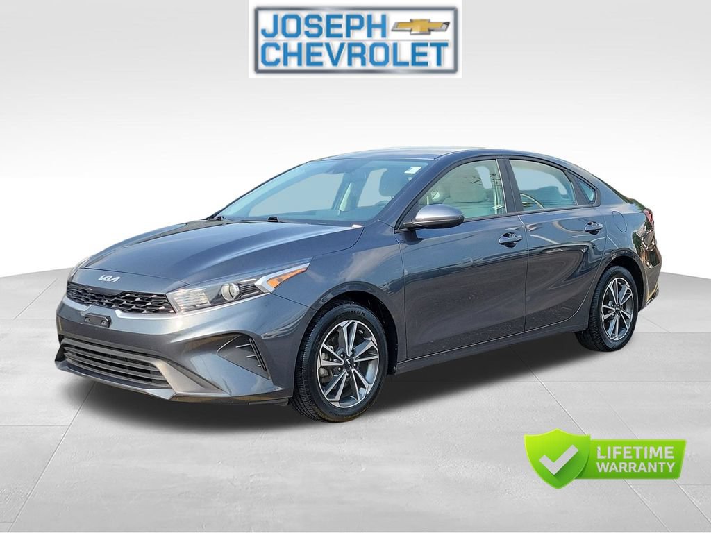 Used 2023 Kia Forte LXS FWD image 2