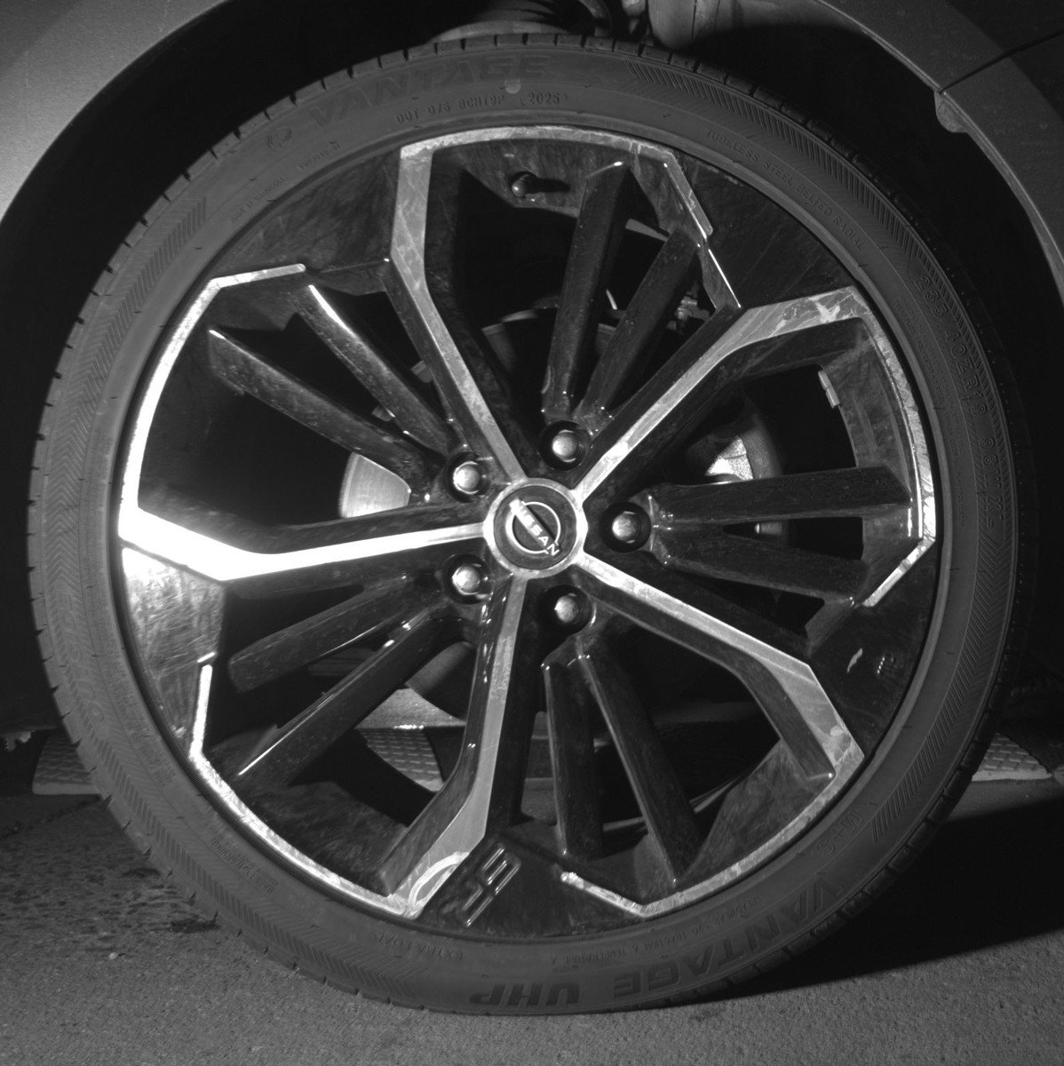 Used 2025 Nissan Altima 2.5 SR image 13