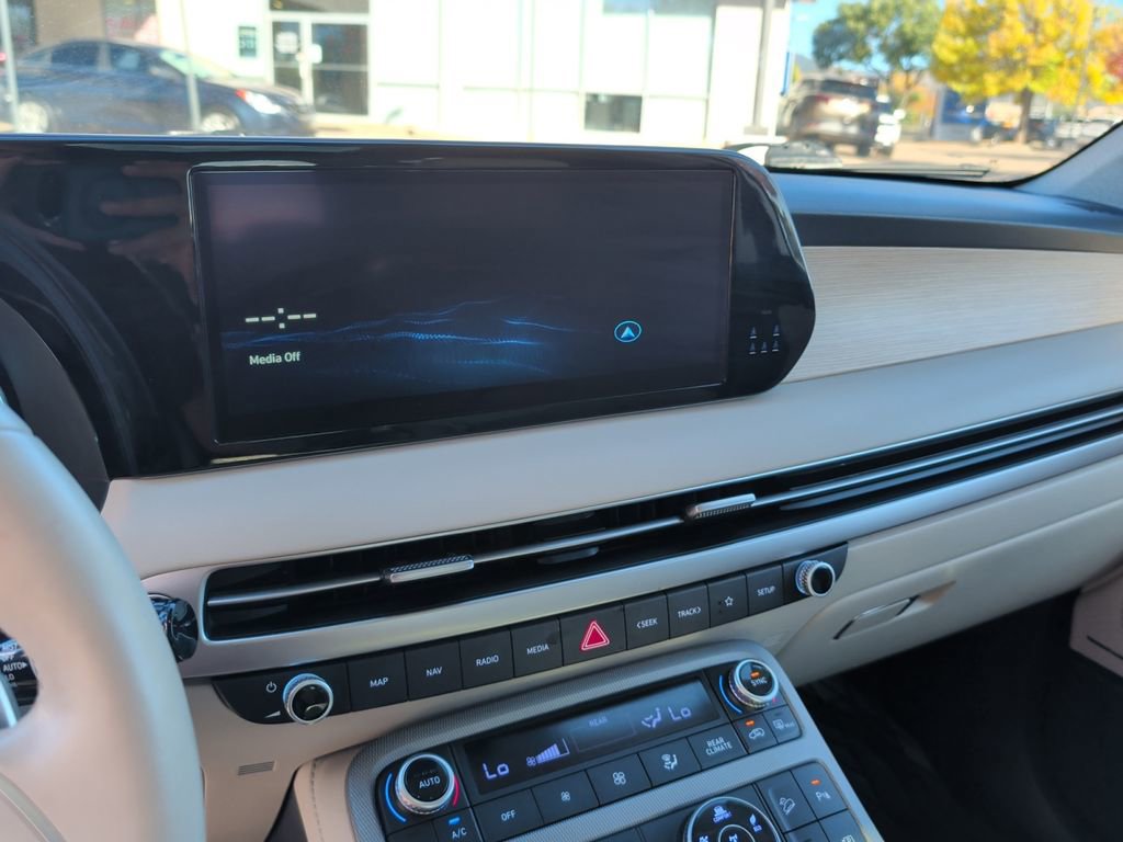 Used 2024 Hyundai Palisade Limited image 11