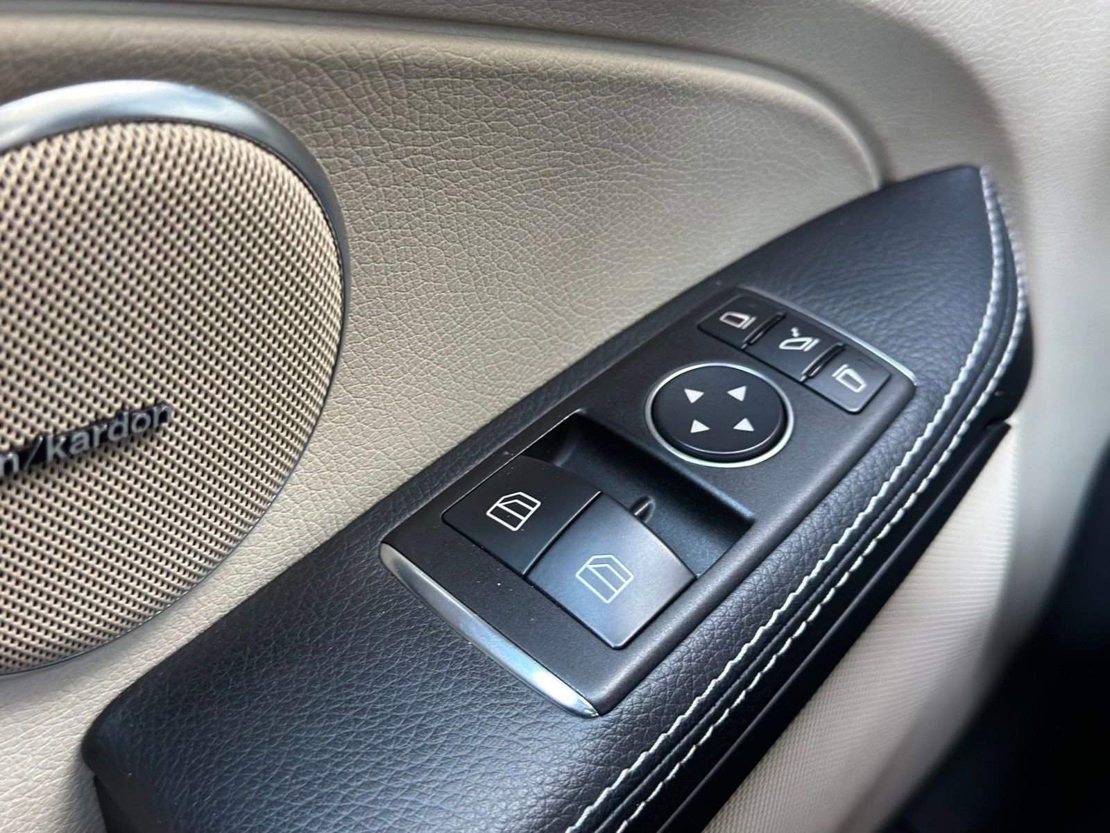 Used 2015 Mercedes-Benz SLK 250 image 14