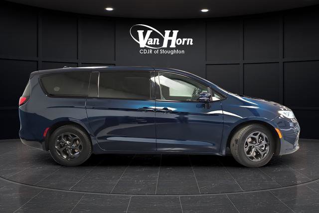 Used 2022 Chrysler Pacifica Touring-L w/ S Appearance Package FWD image 8