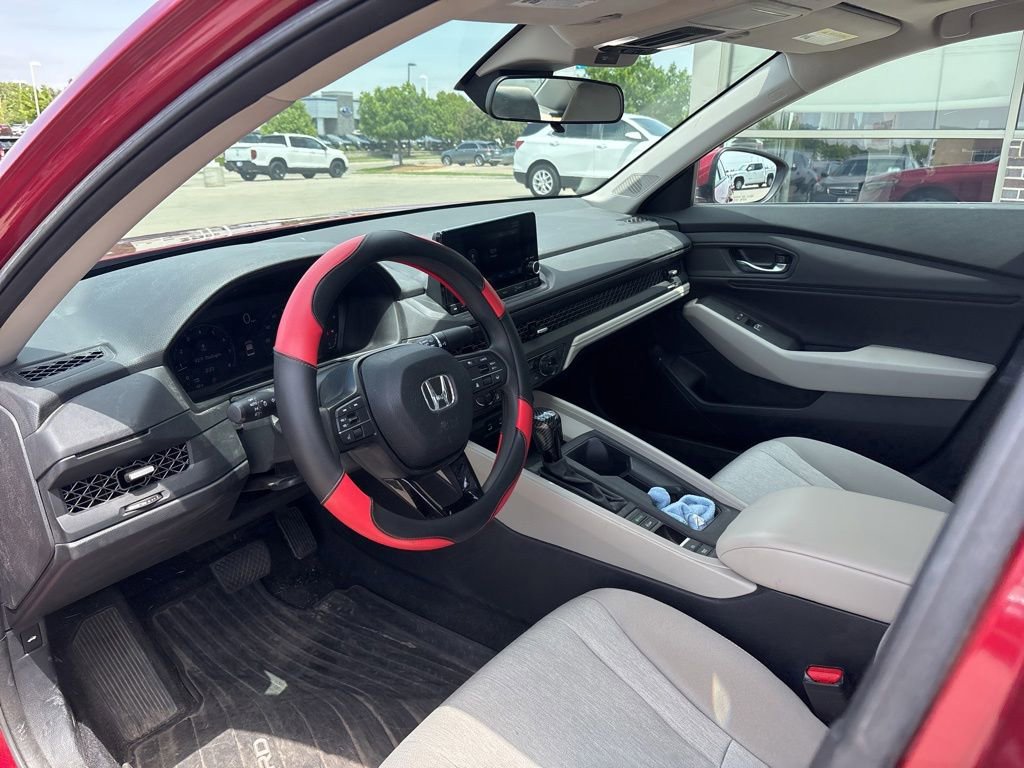 Used 2023 Honda Accord EX image 9