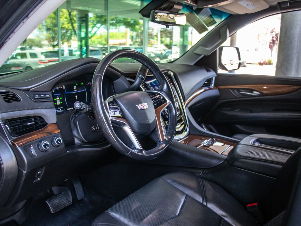 Used 2017 Cadillac Escalade ESV Premium Luxury AWD/4WD image 11