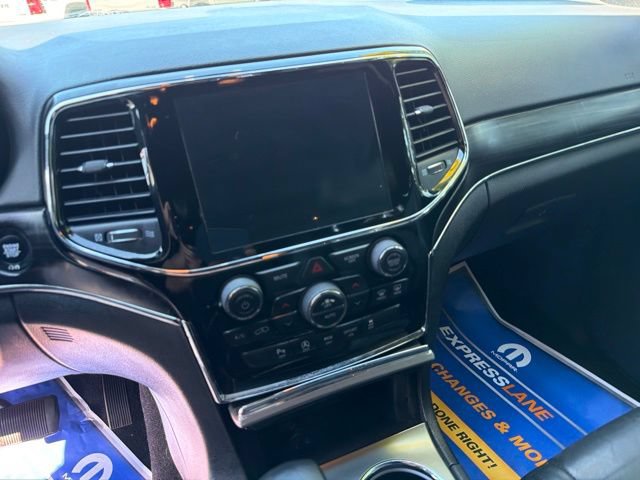 Used 2019 Jeep Grand Cherokee Limited AWD/4WD image 16