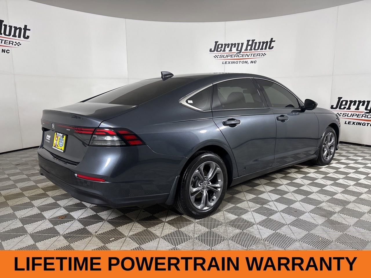 Used 2023 Honda Accord EX image 5