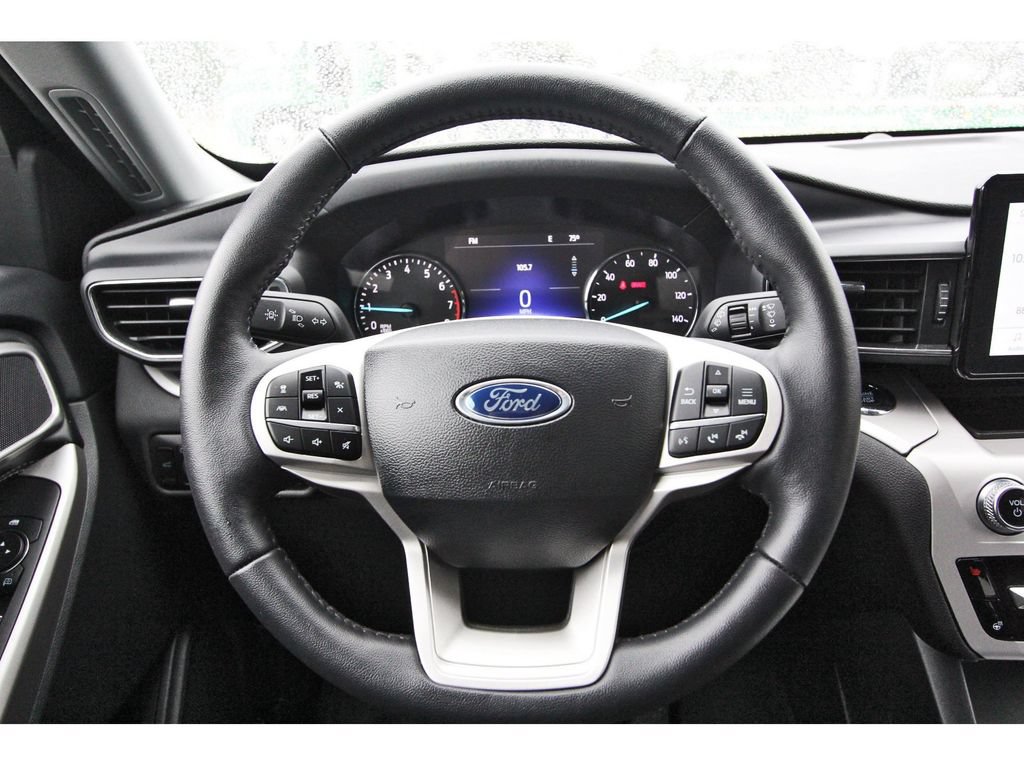Used 2024 Ford Explorer XLT w/ Equipment Group 202A RWD image 14
