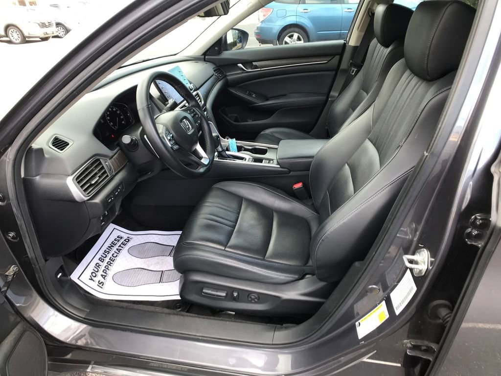 Used 2018 Honda Accord Touring image 4