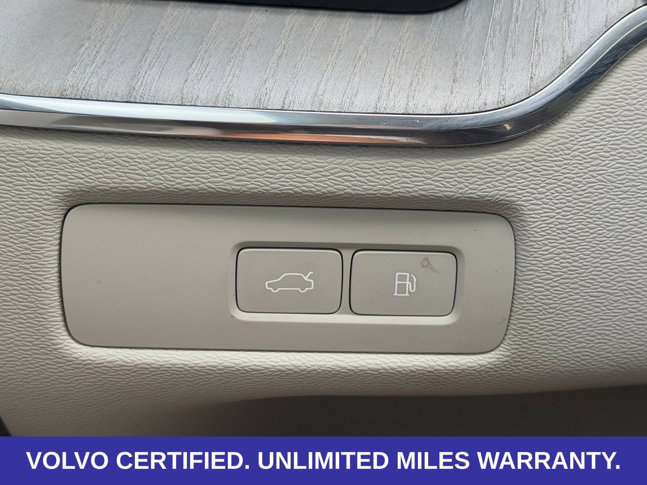 Certified 2025 Volvo XC60 T8 Plus w/ Protection Package Premier AWD/4WD image 23
