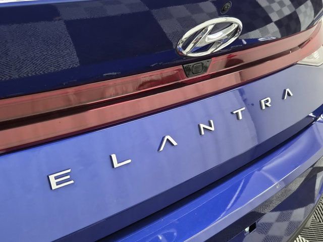 Used 2023 Hyundai Elantra SEL FWD image 7