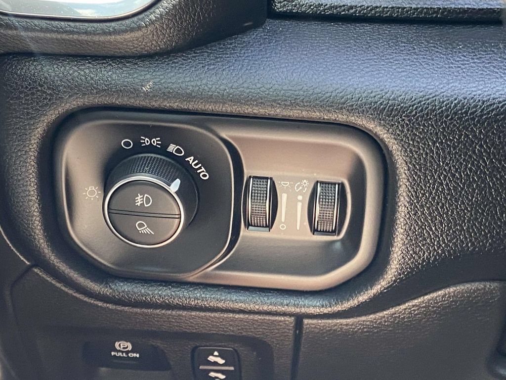 Used 2022 RAM 1500 Laramie AWD/4WD image 34