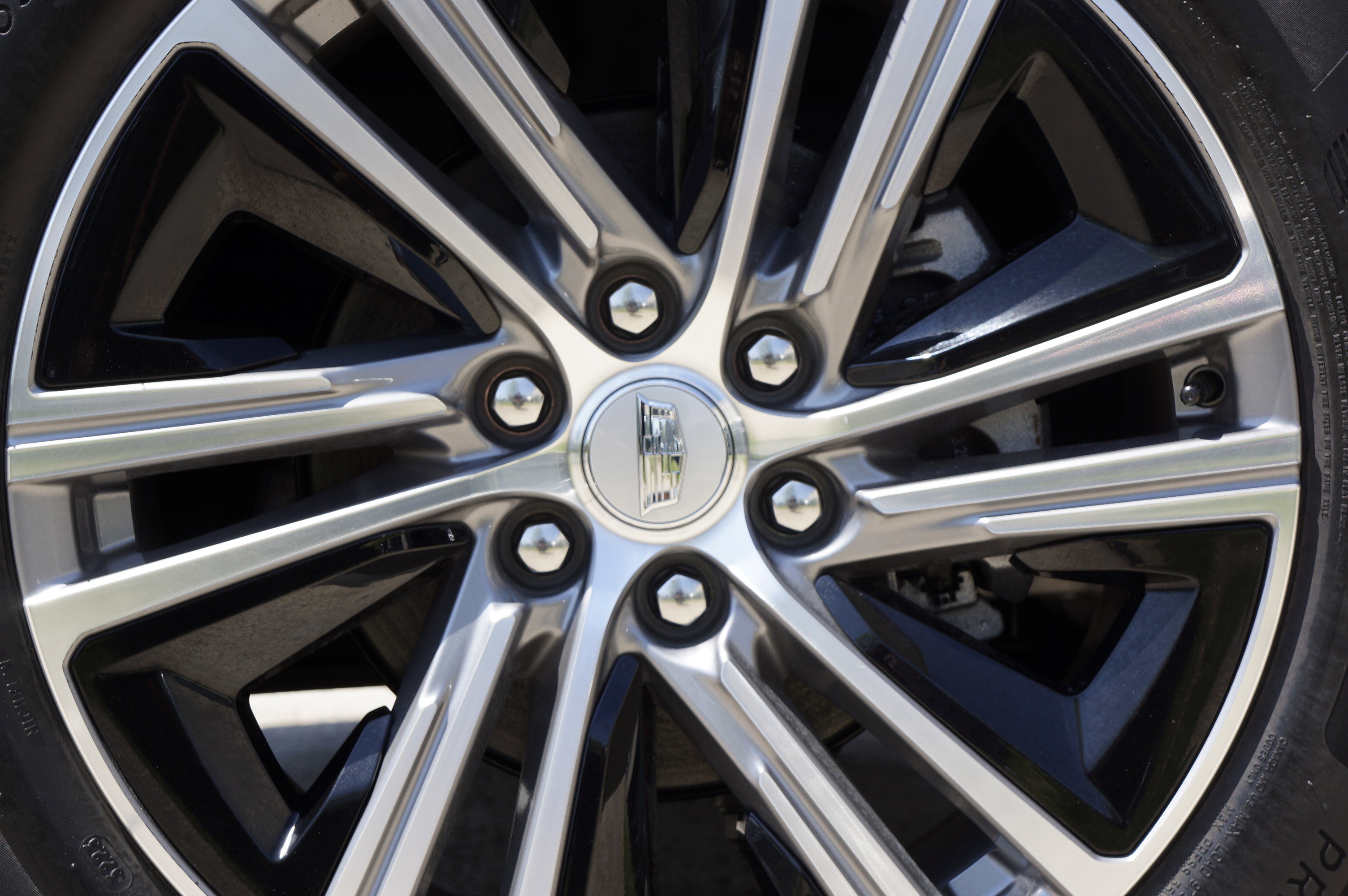 Used 2024 Cadillac Lyriq Tech image 18