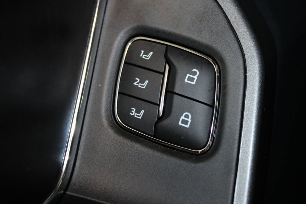 New 2026 Ford F250 Lariat w/ Black Appearance Package image 54