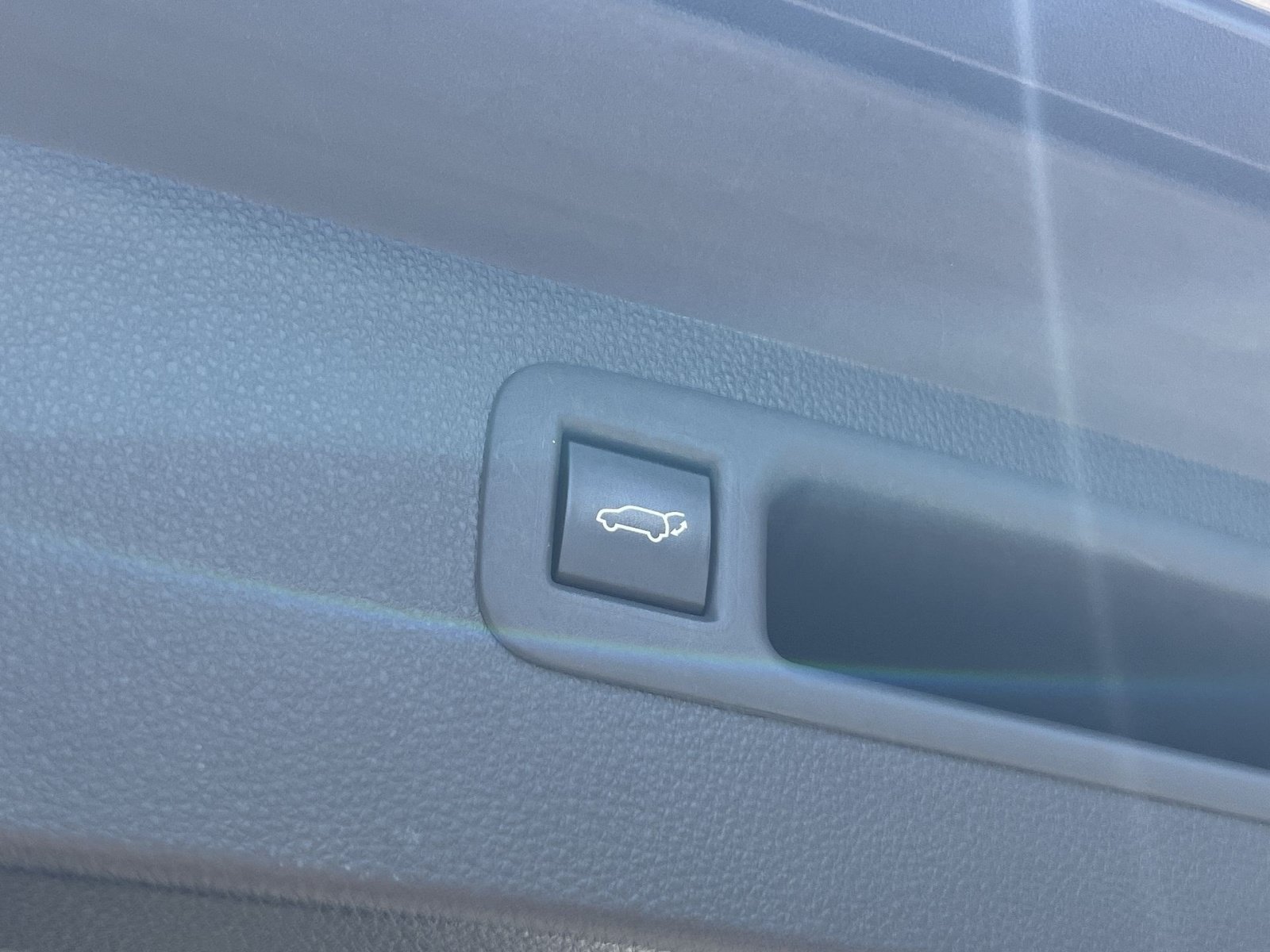 Used 2021 Toyota Highlander XLE AWD/4WD image 28