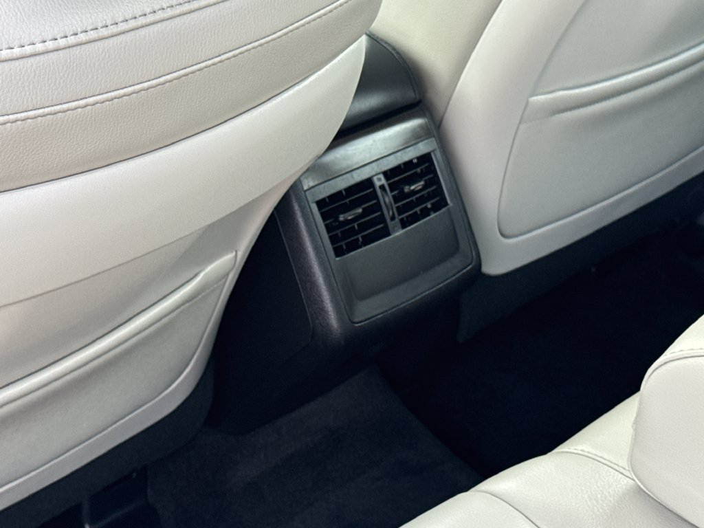 Used 2016 Toyota Avalon XLE Premium FWD image 37