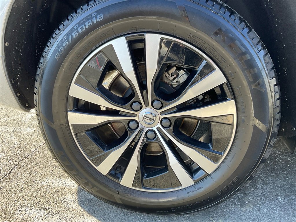 Used 2024 Volvo XC60 B5 Core image 16