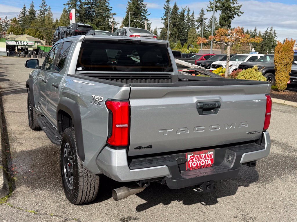 Certified 2025 Toyota Tacoma TRD Off-Road AWD/4WD image 9