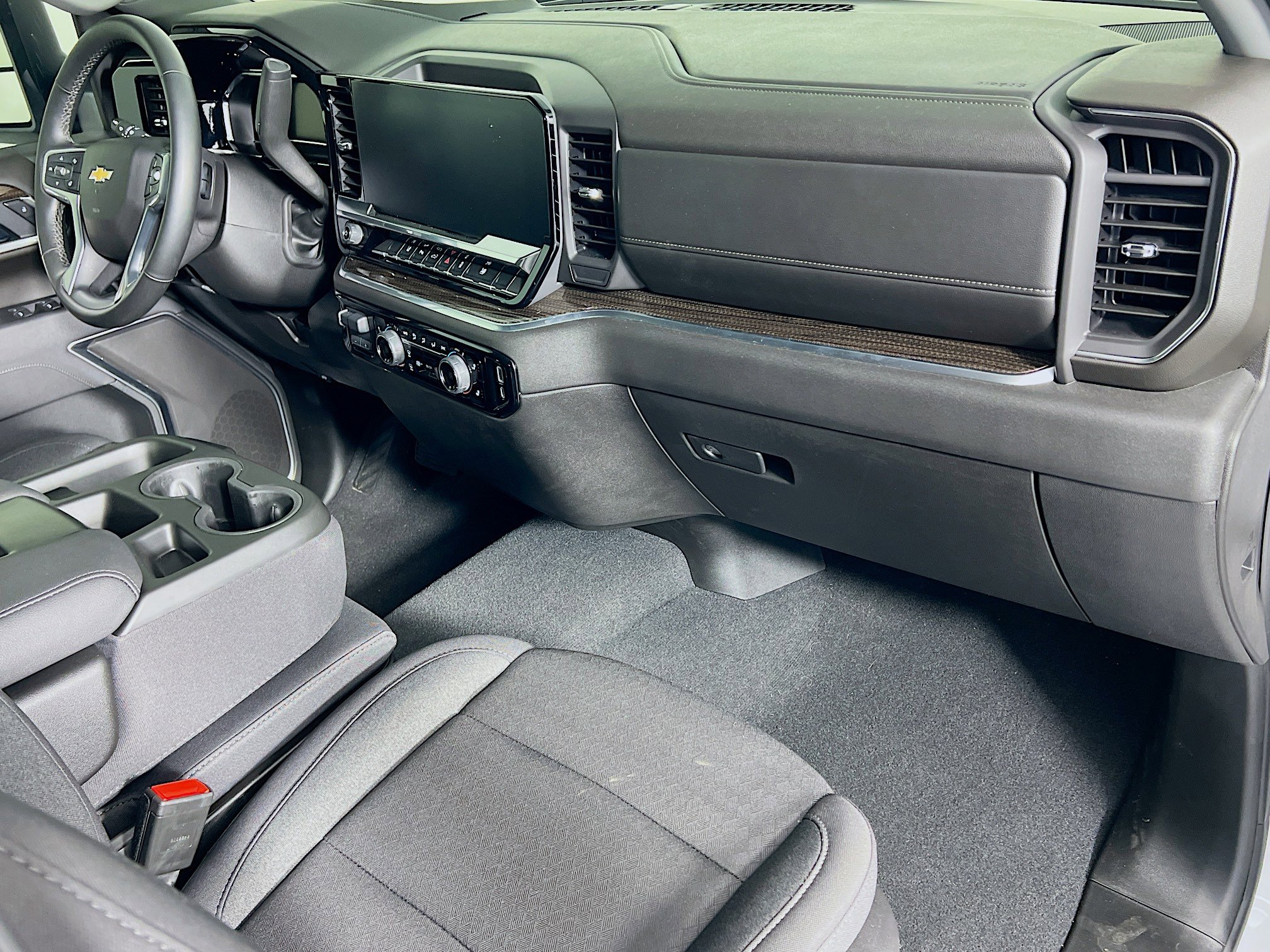 Used 2025 Chevrolet Silverado 2500 LT w/ Safety Package image 21