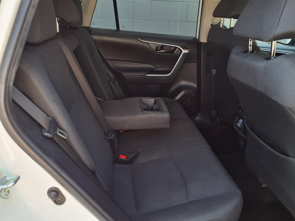 Used 2024 Toyota RAV4 LE FWD image 31