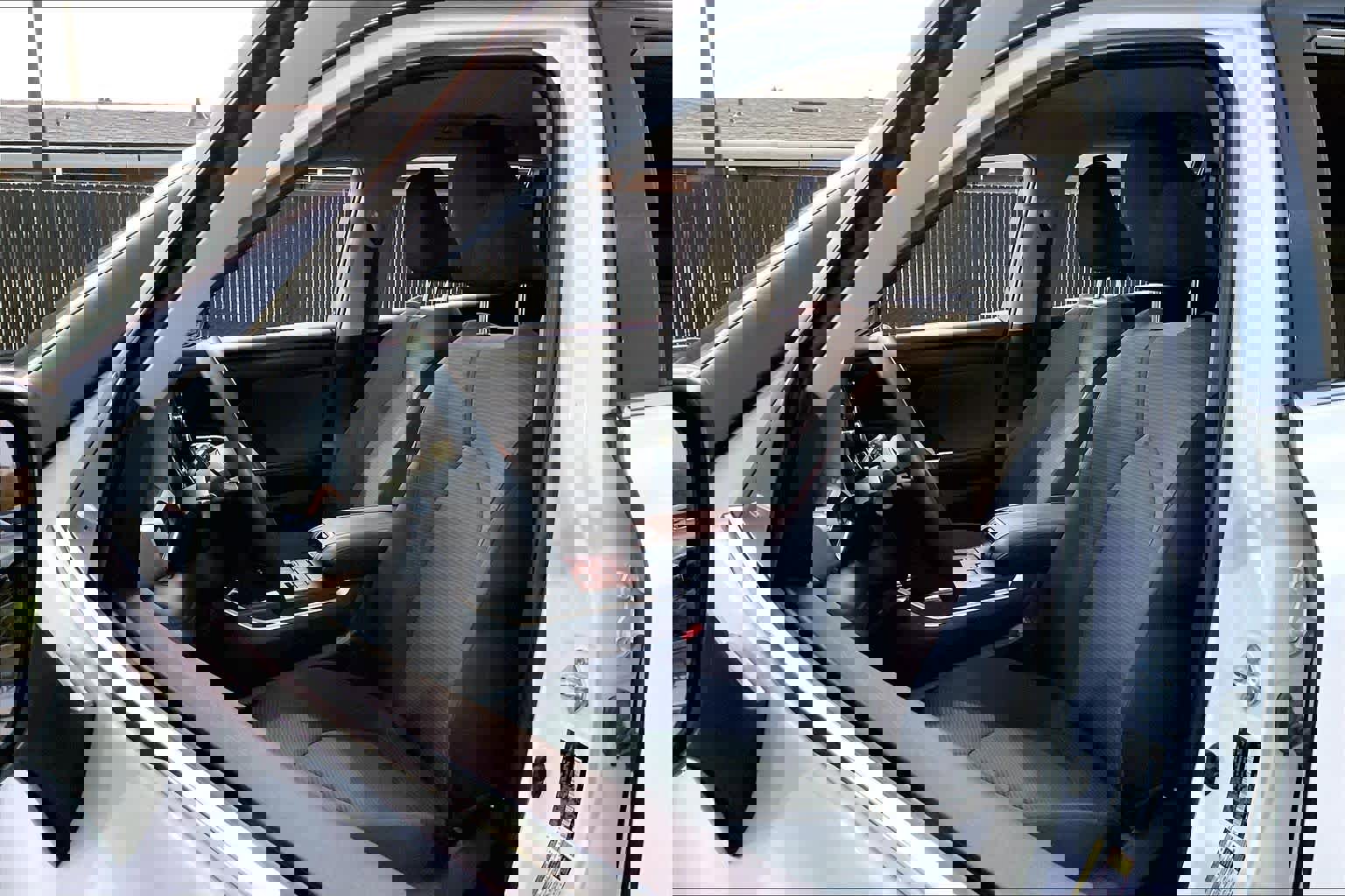 Used 2021 Toyota Highlander L image 27