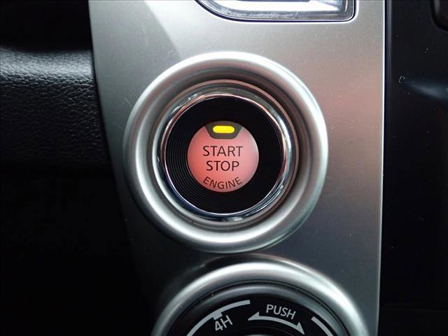 Used 2020 Nissan Titan SL w/ Moonroof Package image 24