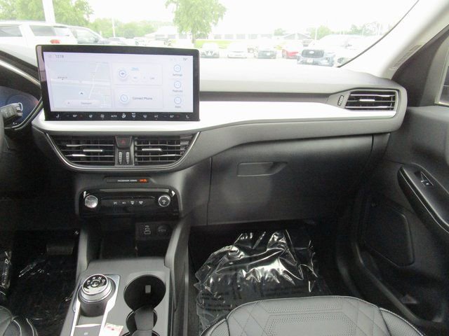 New 2024 Ford Escape SE w/ PHEV Premium Package image 26