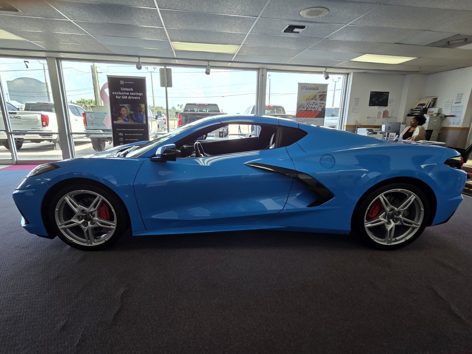 Certified 2023 Chevrolet Corvette Stingray Coupe w/ 1LT RWD image 2