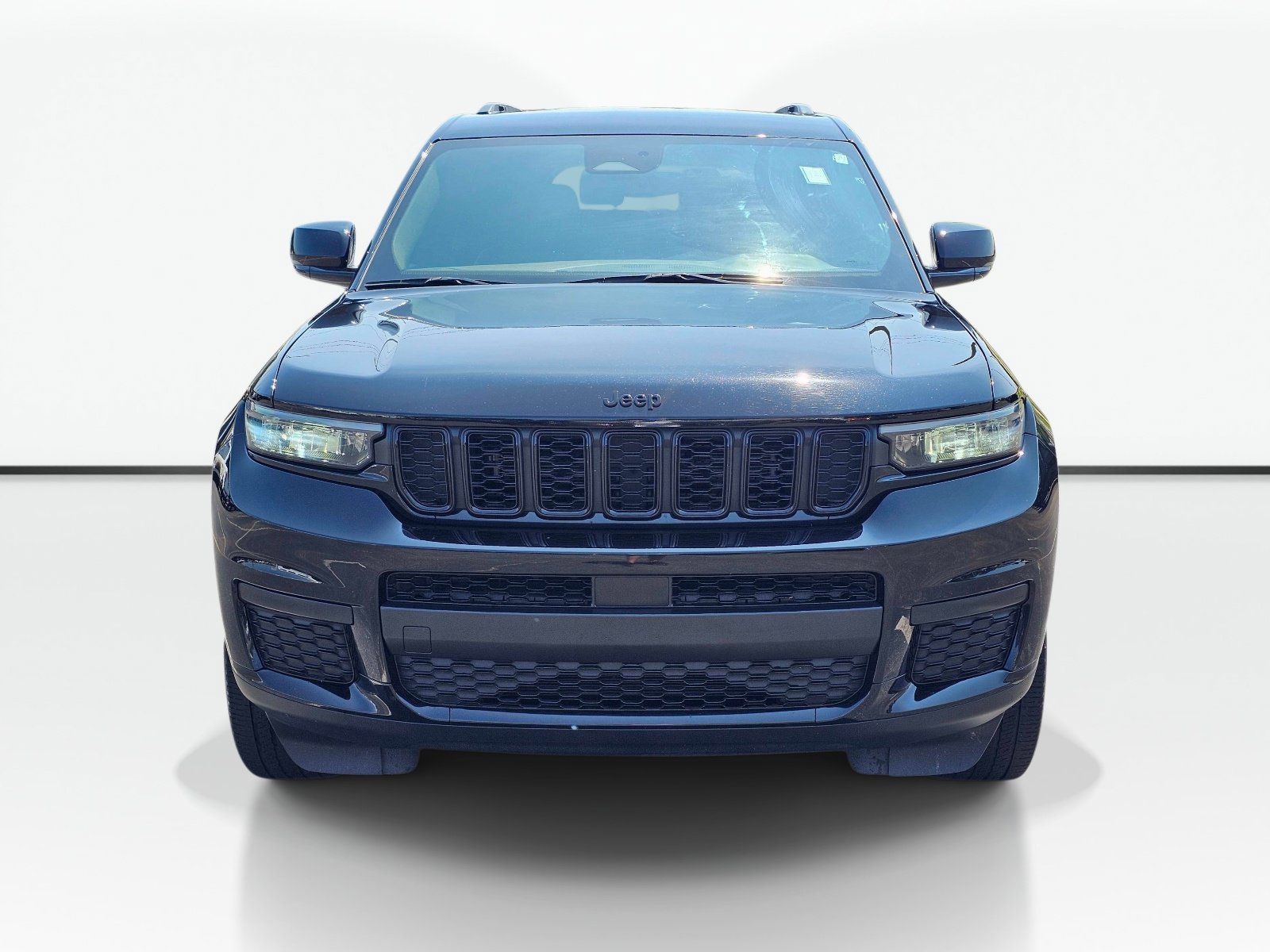 Used 2024 Jeep Grand Cherokee L Laredo RWD image 2
