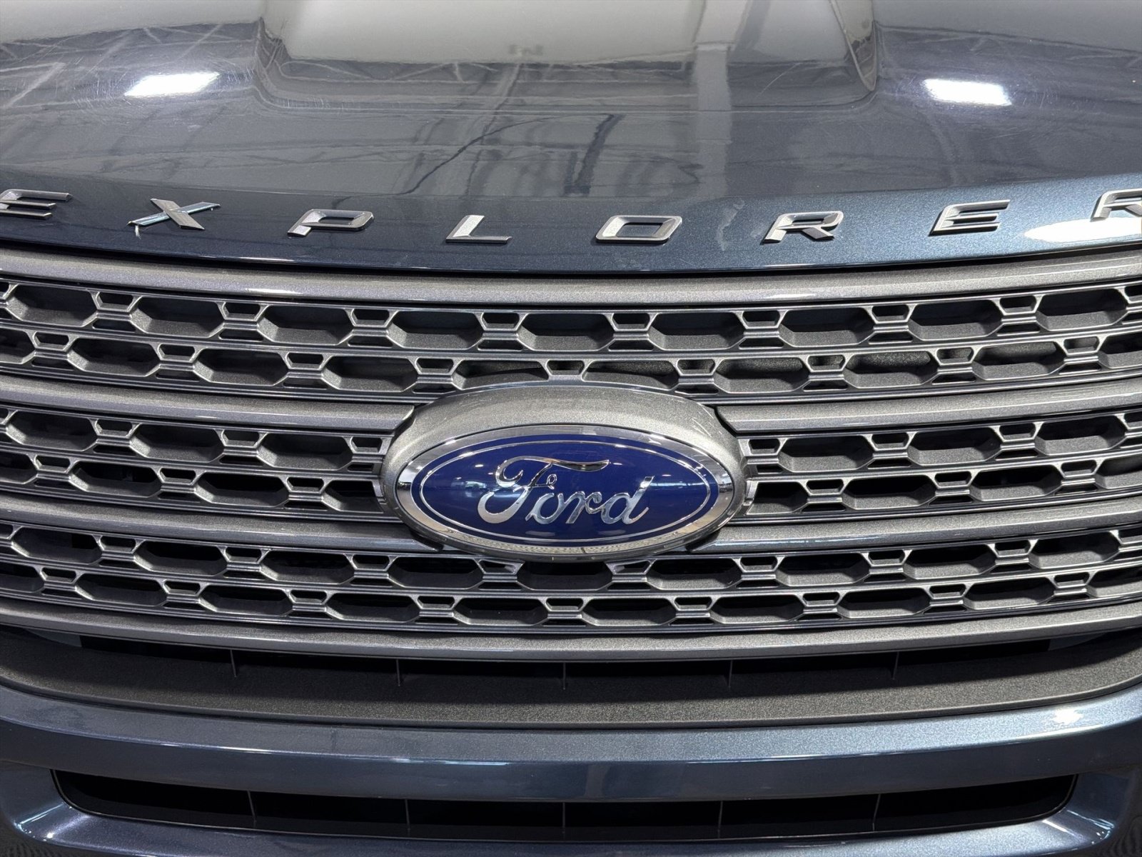 Used 2022 Ford Explorer XLT w/ Equipment Group 202A AWD/4WD image 12