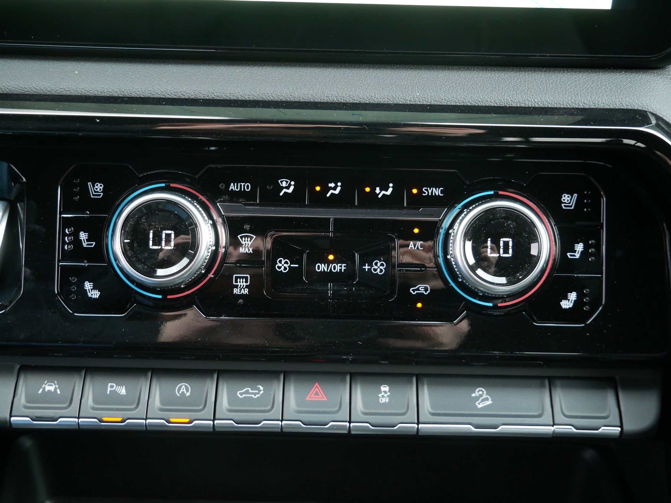 New 2026 GMC Sierra 1500 AT4 image 8