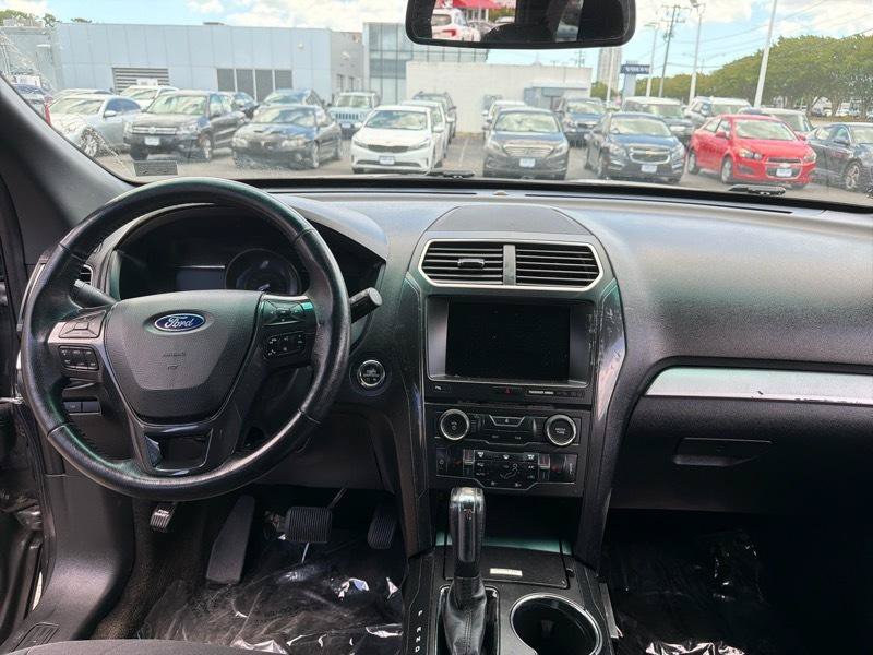 Used 2016 Ford Explorer XLT w/ Equipment Group 201A AWD/4WD image 29