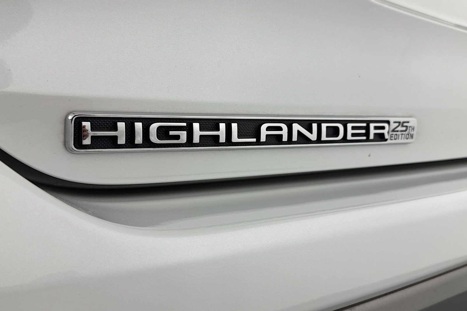 Used 2025 Toyota Highlander Limited AWD/4WD image 10