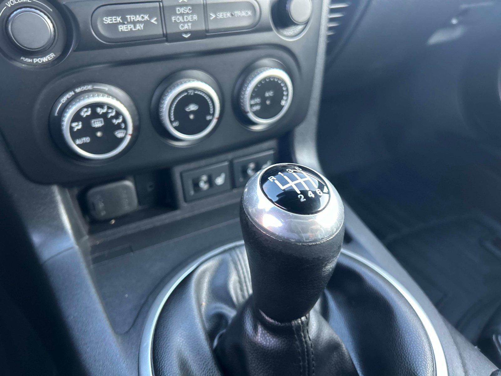 Used 2010 MAZDA MX-5 Miata Grand Touring w/ Premium Pkg image 21