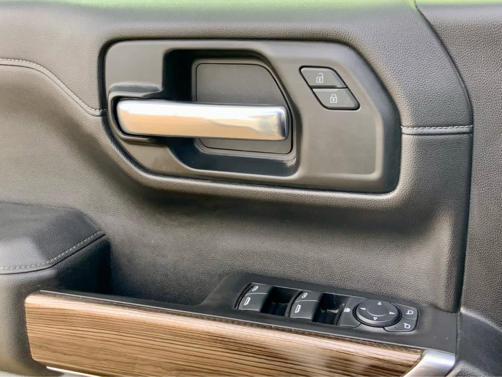 Used 2020 Chevrolet Silverado 1500 LT Trail Boss image 54