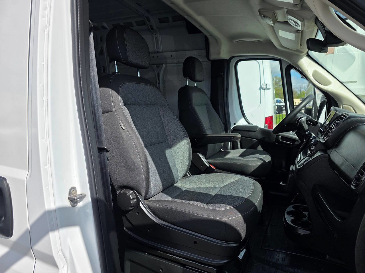 Used 2023 RAM ProMaster 2500 image 9