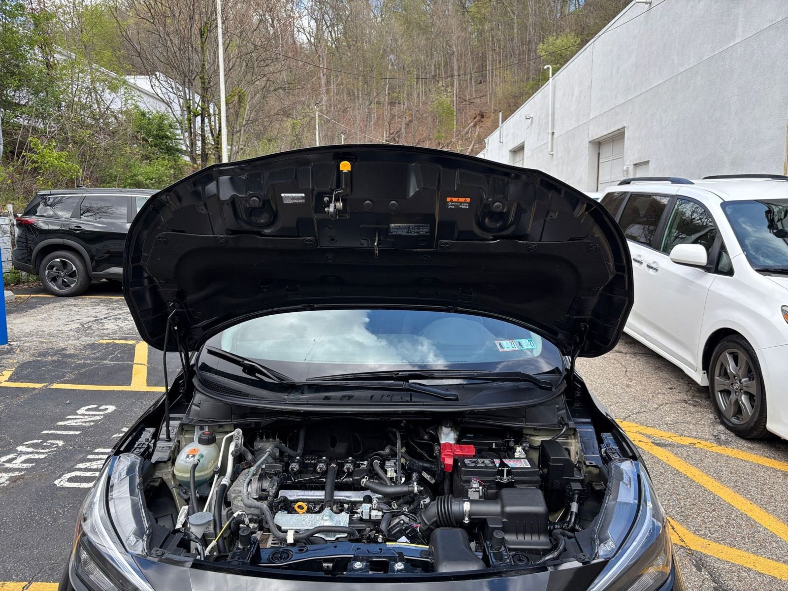 Used 2025 Nissan Versa SV FWD image 31