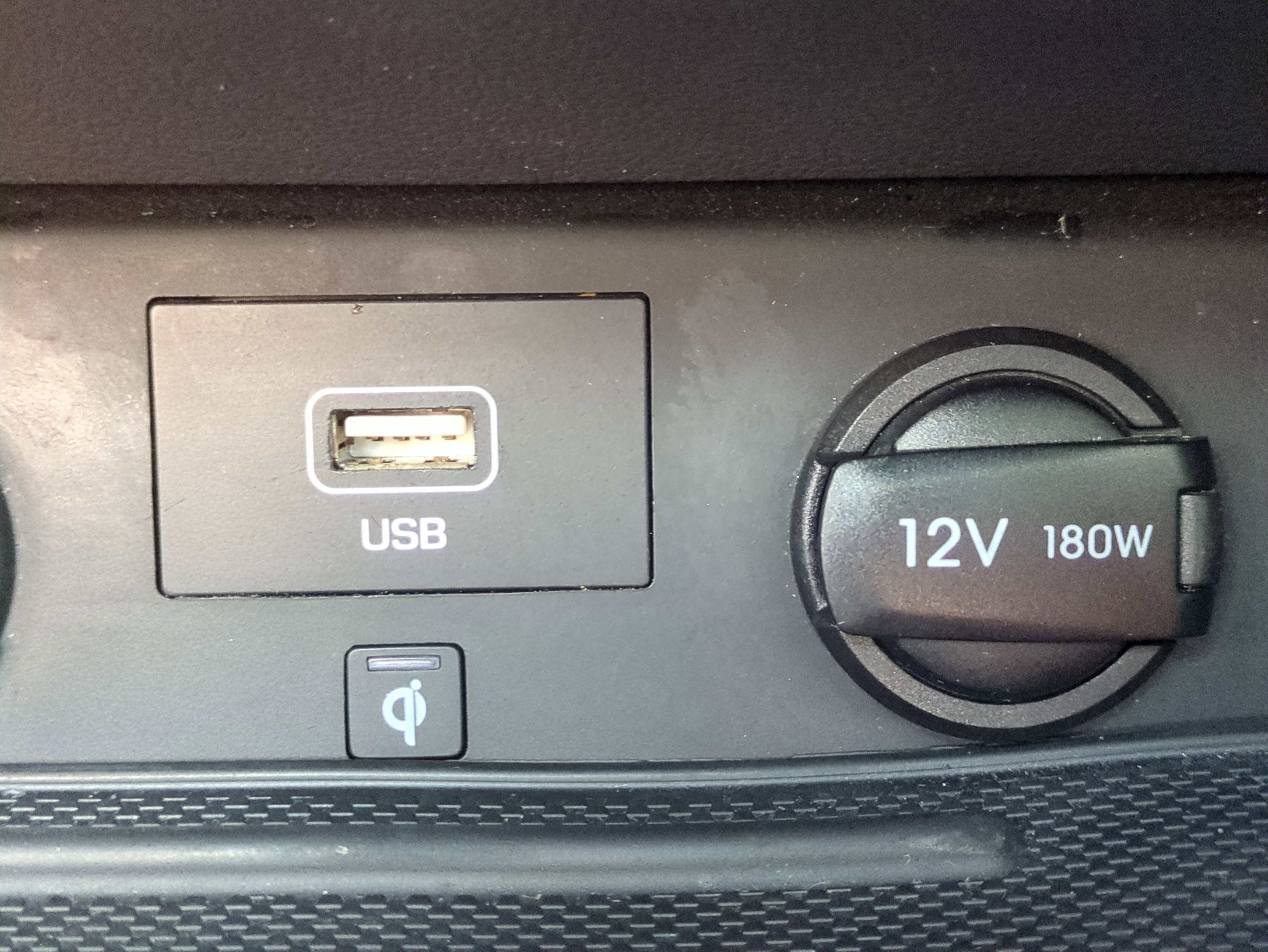 Used 2020 Hyundai Ioniq Limited image 25