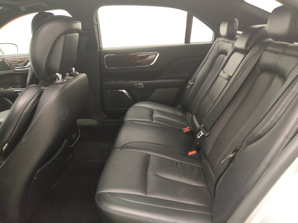 Used 2017 Lincoln Continental Select w/ Climate Package AWD/4WD image 18