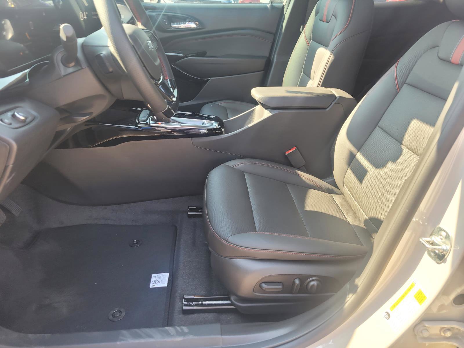 New 2026 Chevrolet Trax RS w/ Sunroof Package FWD image 10