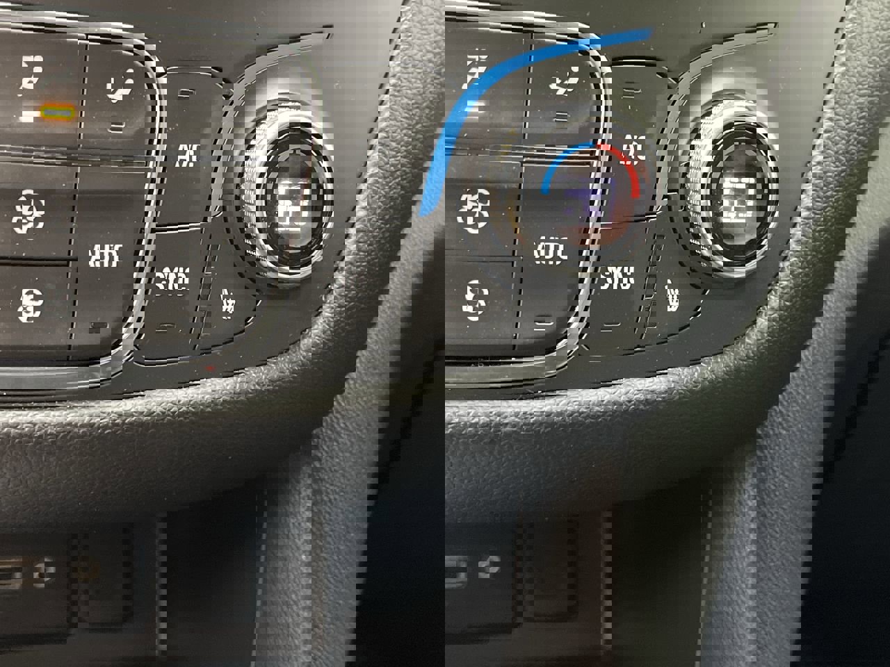 Used 2019 Chevrolet Equinox LT AWD/4WD image 21