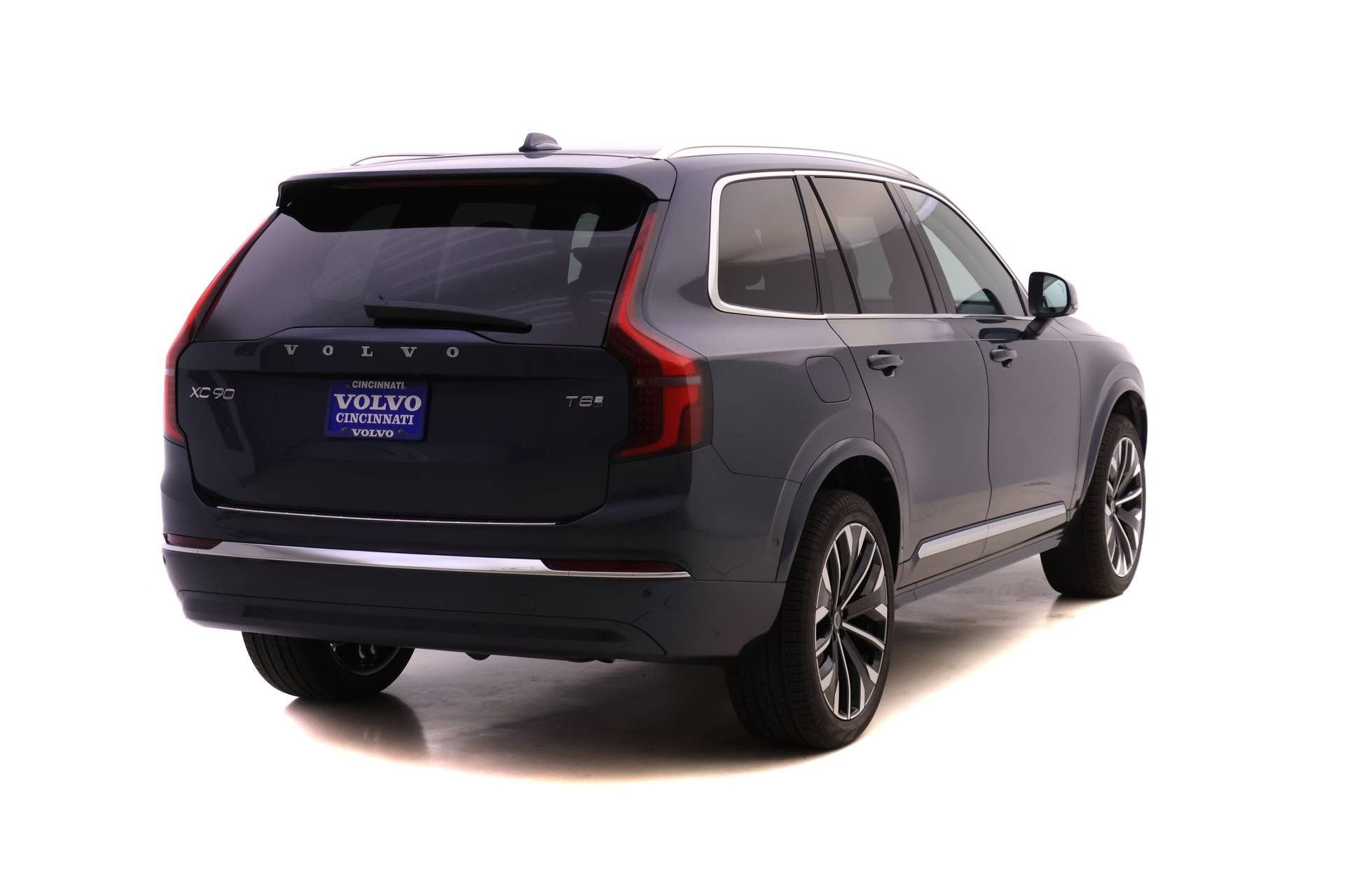 New 2026 Volvo XC90 T8 Plus w/ Protection Package Premier image 4