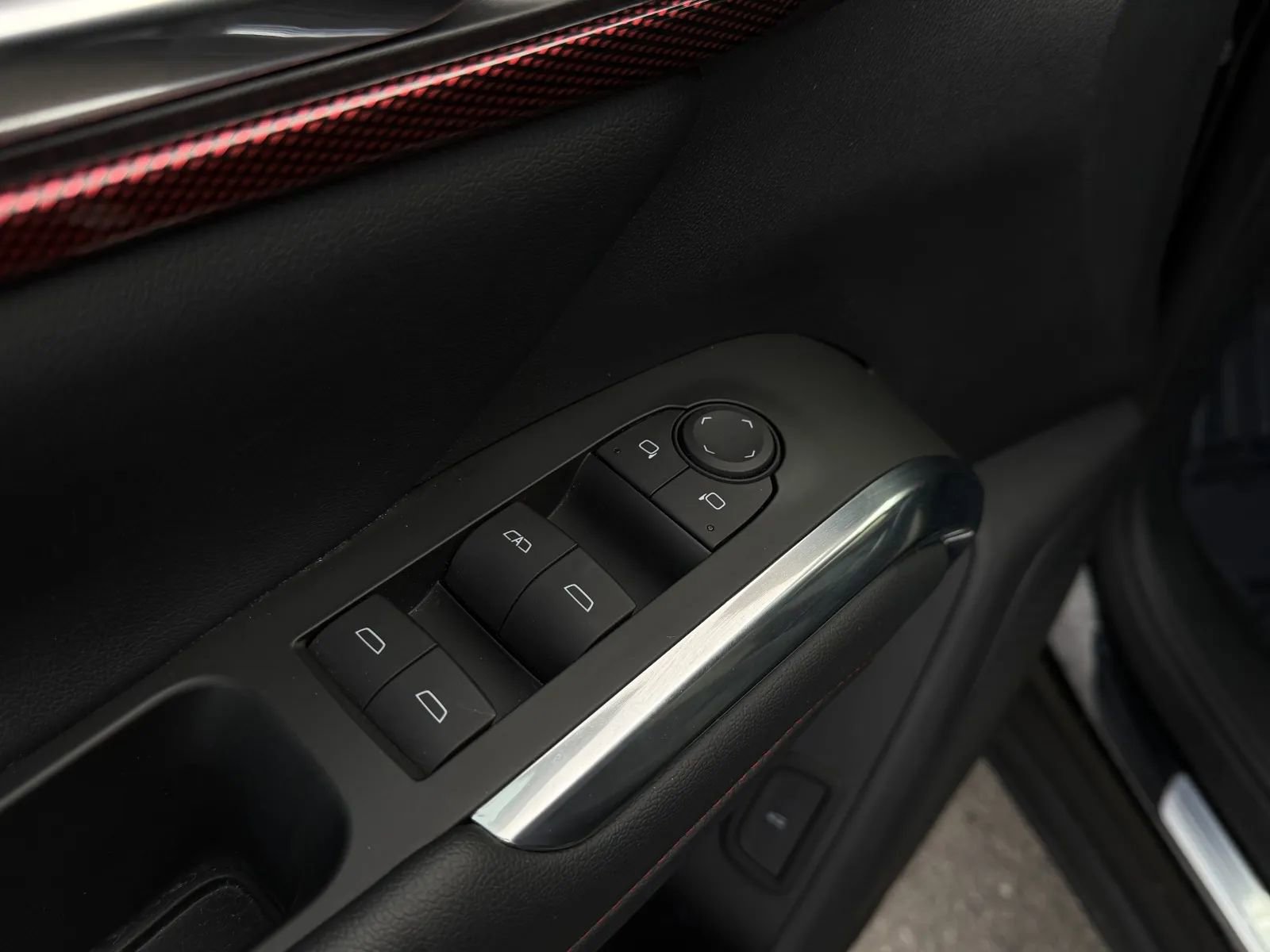 Used 2025 Chevrolet Traverse Z71 w/ Driver Confidence Package AWD/4WD image 28