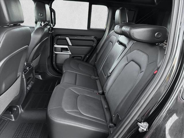 Used 2024 Land Rover Defender 110 X-Dynamic SE image 19