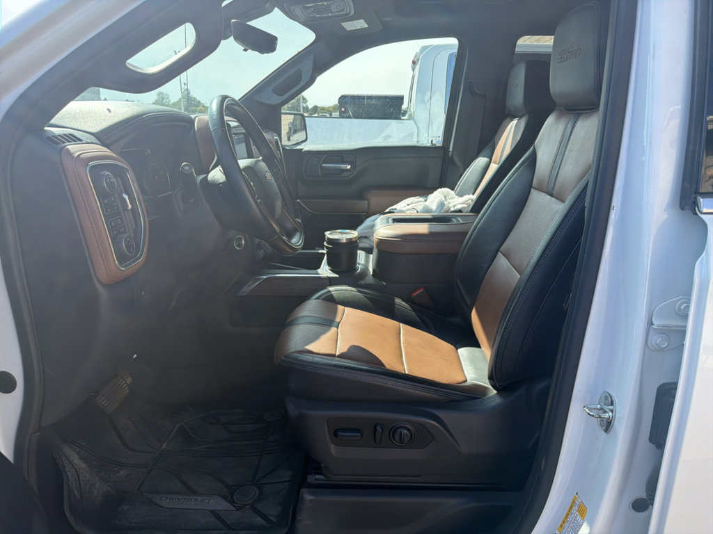 Used 2021 Chevrolet Silverado 1500 High Country w/ Technology Package AWD/4WD image 6