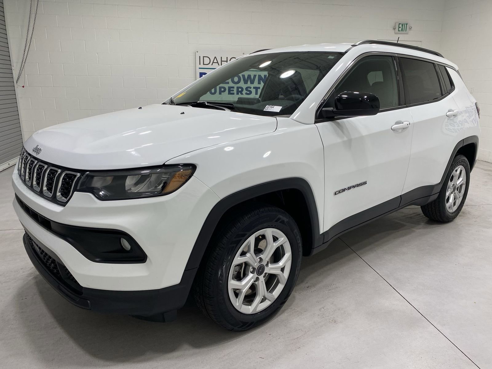 Used 2025 Jeep Compass Latitude image 4
