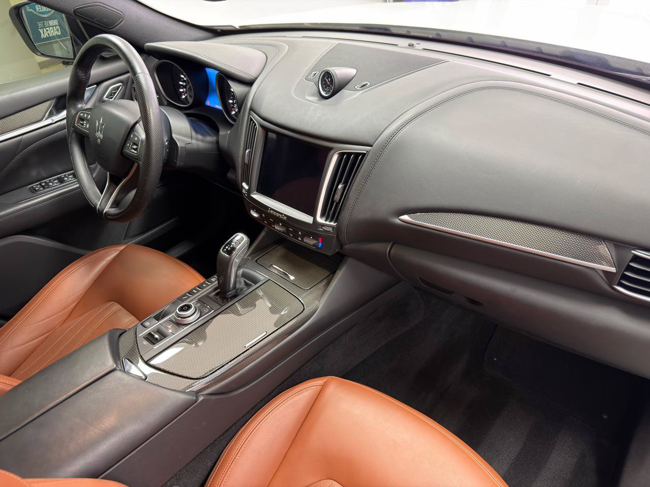 Used 2020 Maserati Levante AWD/4WD image 25