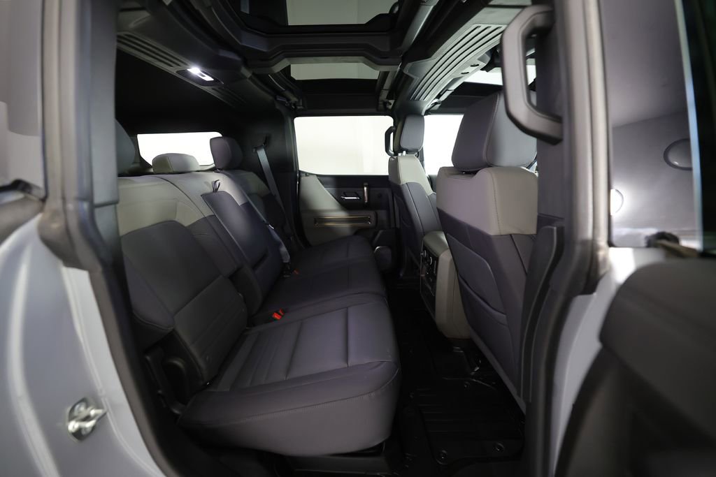 Used 2025 GMC Hummer EV 2X w/ LPO, Dark Essentials Package AWD/4WD image 11