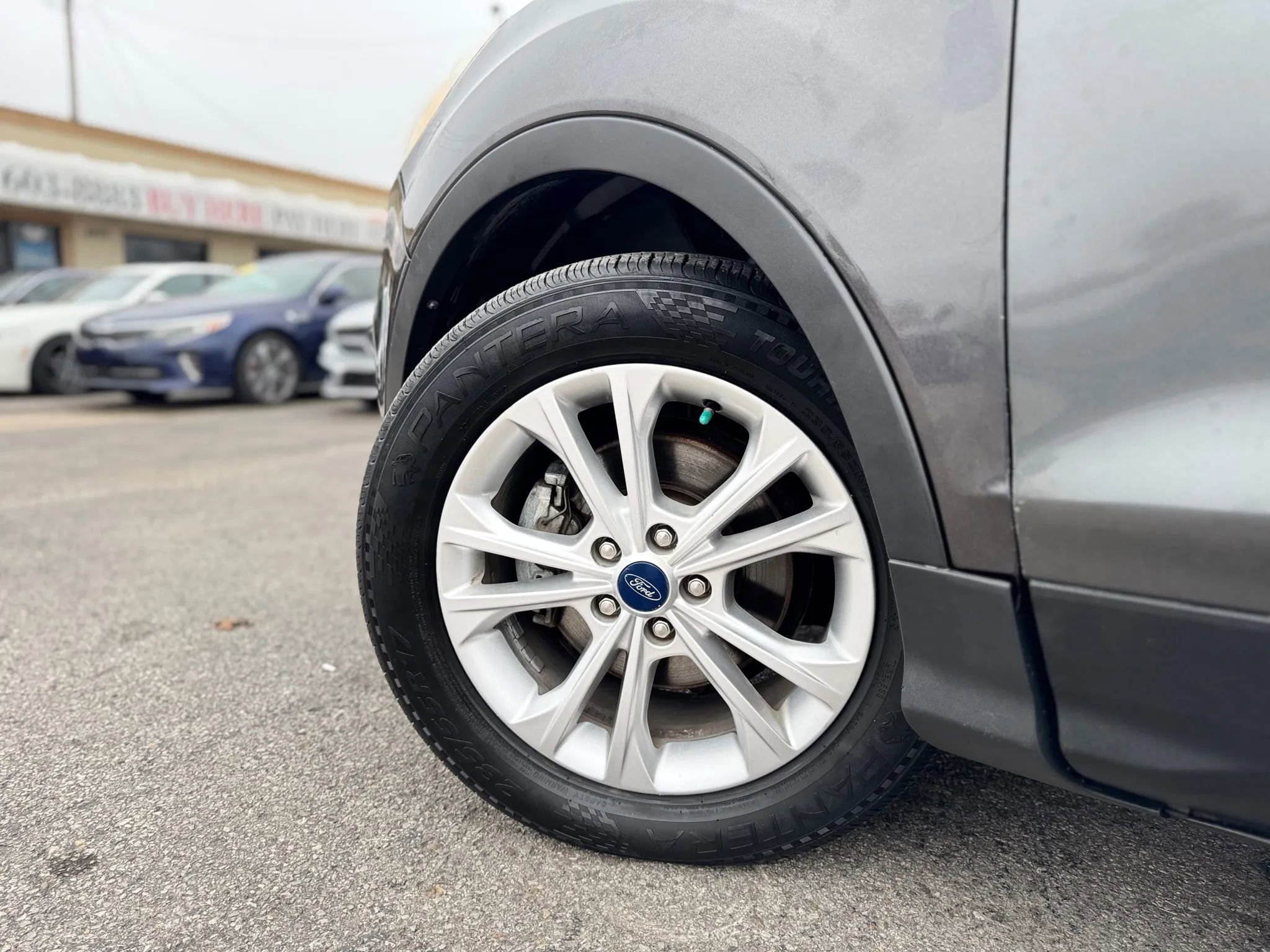 Used 2019 Ford Escape SE image 32