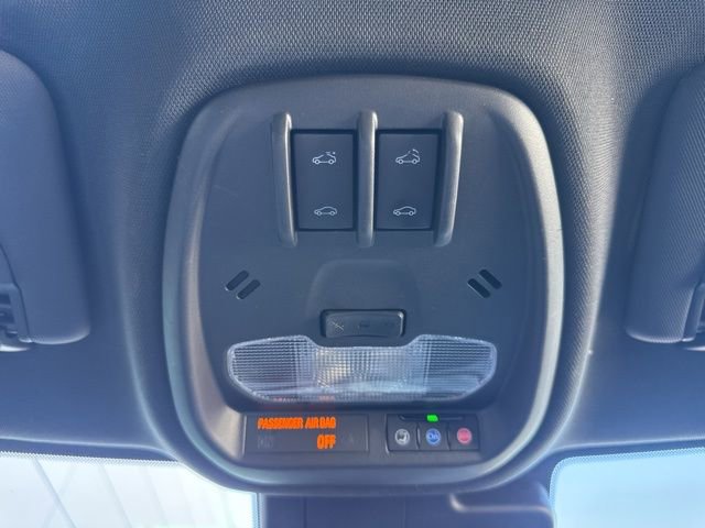 Used 2024 Chevrolet Trax RS w/ Sunroof Package image 16