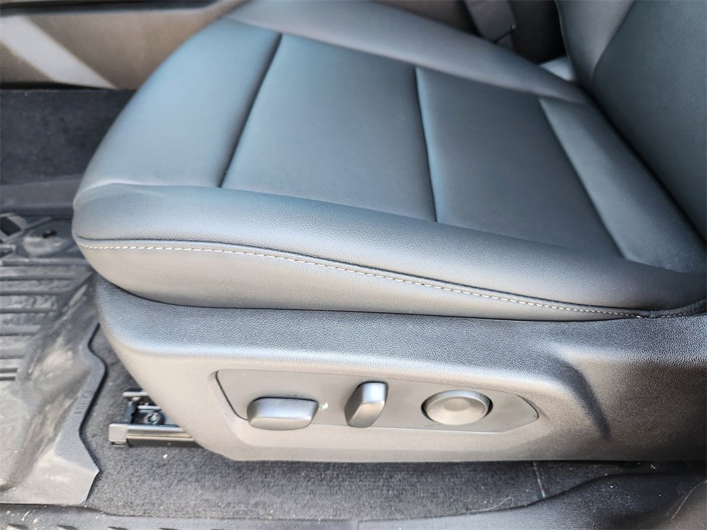 New 2025 GMC Canyon Elevation w/ Convenience Package image 18